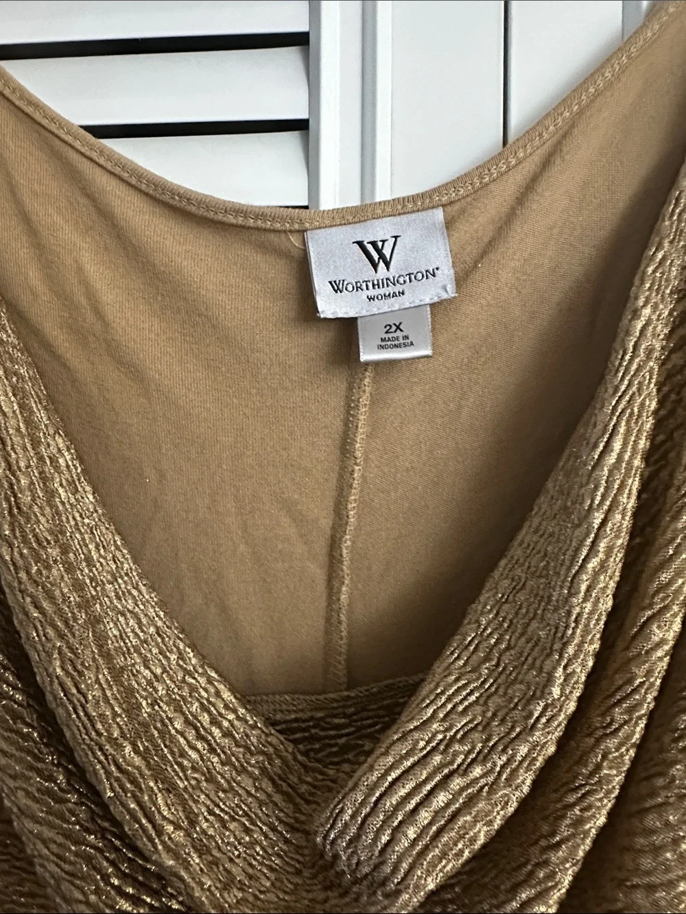 Worthington Shimmery Gold Textured Cowl Neck Sleeveless Top Size 2X - Picture 6 of 8